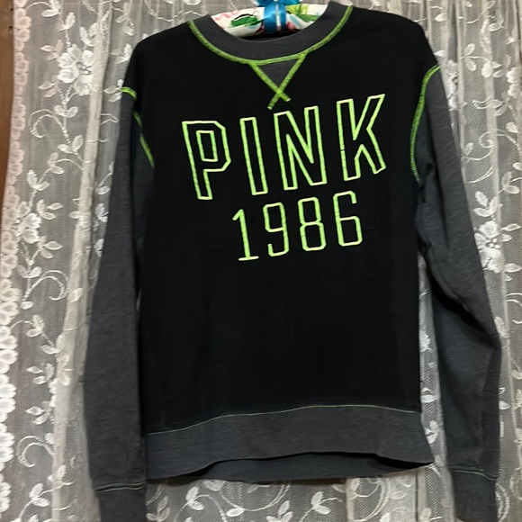PINK Victoria's Secret Tops - Extra small fits more like a small Victoria’s Secret pull over black and green